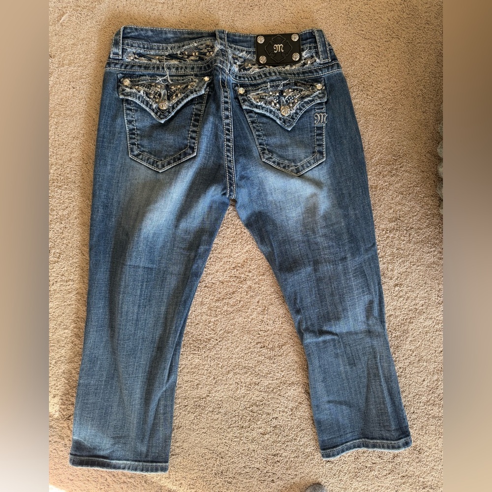 Miss Me Mid Rise Cuffed Capris Size 29